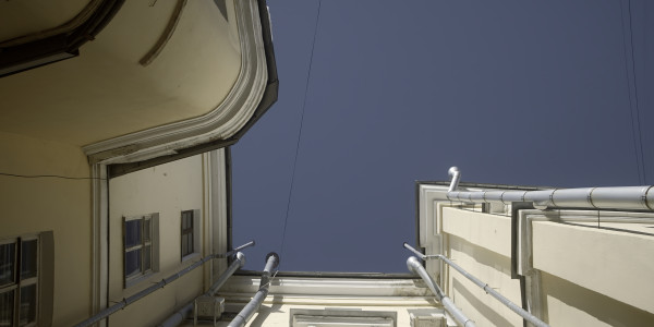 Trabajos Verticales en Fachadas de Edificios / Viviendas Móstoles · Pintado de Edificios Altos, Patios Interiores de Luces y Estructura Complejas