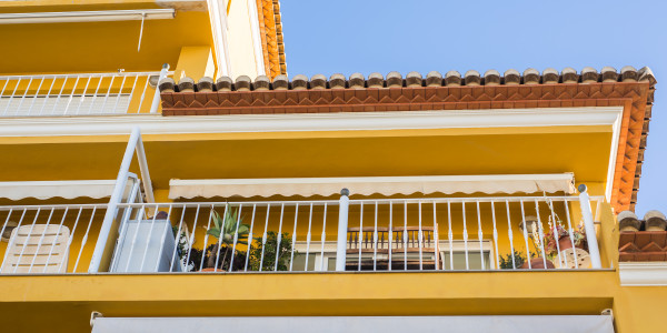 Trabajos Verticales en Fachadas de Edificios / Viviendas Móstoles · Restauración de Fachadas