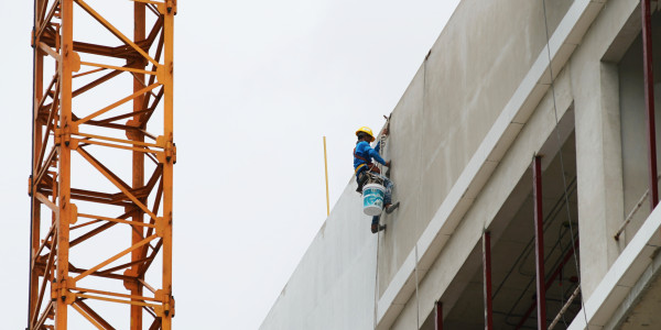 Trabajos Verticales en Fachadas de Edificios / Viviendas Móstoles · Pintar Edificios de Construcción de Obra Nueva