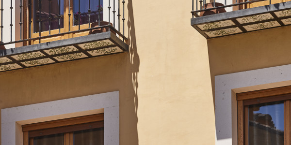 Pintar Fachadas de Casas Unifamiliares / Chalets San Sebastián de los Reyes · Pintura anticorrosiva para Barandillas, Rejas y otros Elementos