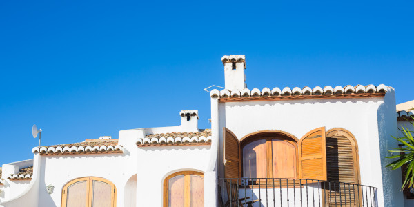 Pintar Fachadas de Casas Unifamiliares / Chalets San Sebastián de los Reyes · Pinturas para Pintado de Fachadas Metálicas o de Hormigón