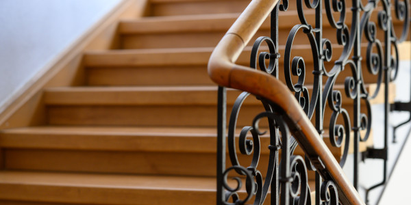 Pintar Fachadas y Patios de Luces de Comunidades Vecinos / Propietarios Tres Cantos · Pintado de Pasillos, Escaleras y Zonas de Tránsito